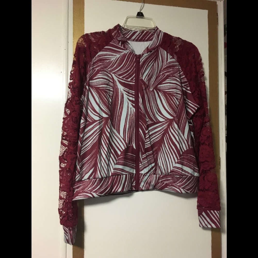 🌼5 for $25🌼 Lace Bomber Jacket - Picture 2 of 5